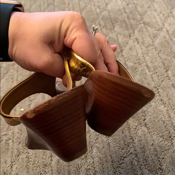 Tory Burch gold wedge sandals - Picture 3 of 4